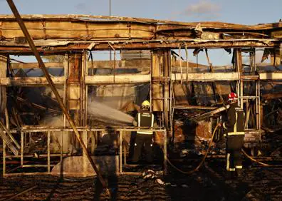 Torremolinos: El Chiringuito Kokun Queda Calcinado Tras Un Incendio De ...